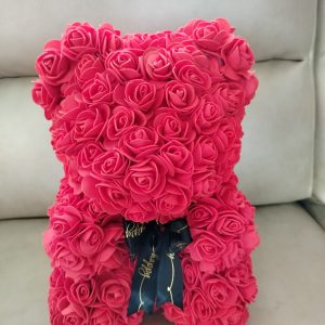 Oso en rosas