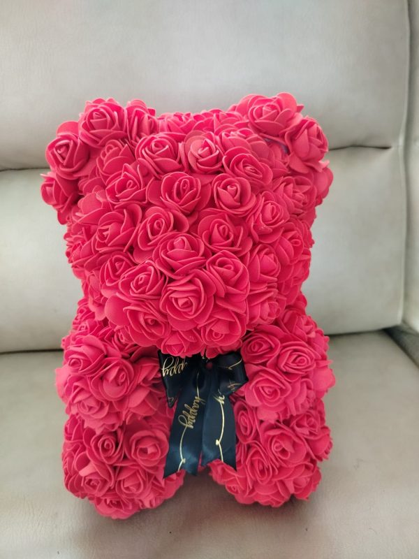 Oso en rosas
